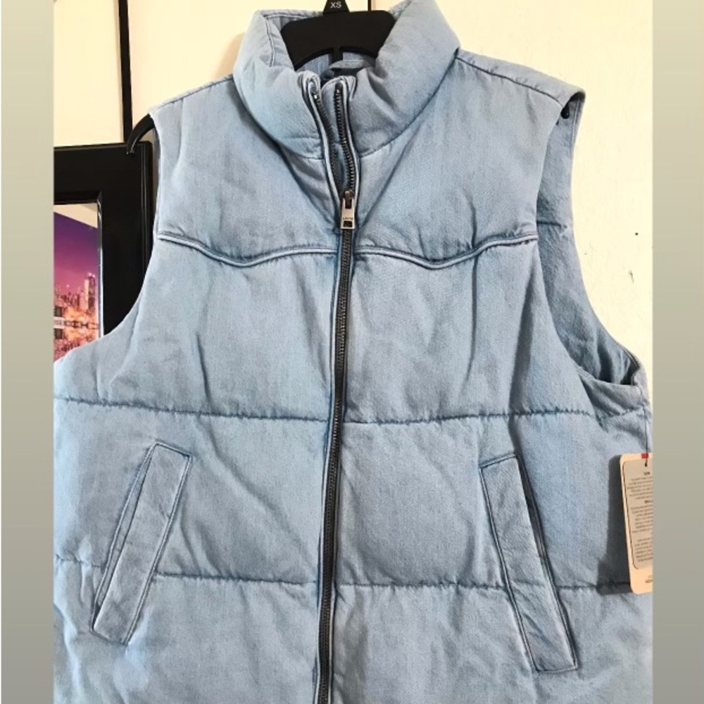 Levi’s Light Blue Puffer Vest - Sleeveless Zip Front
